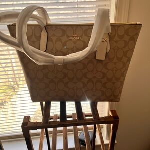Coach signature zip tote bag